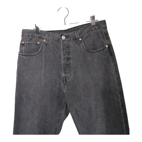 Levi's 501 Jeans Black Button Fly Frayed Hem Ankle High Rise Size 31x26 Waist 31 - Picture 2 of 9
